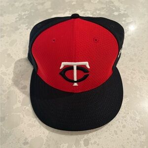 Minnesota Twins Fitted Baseball Hat, NWT Size: 7 5/8